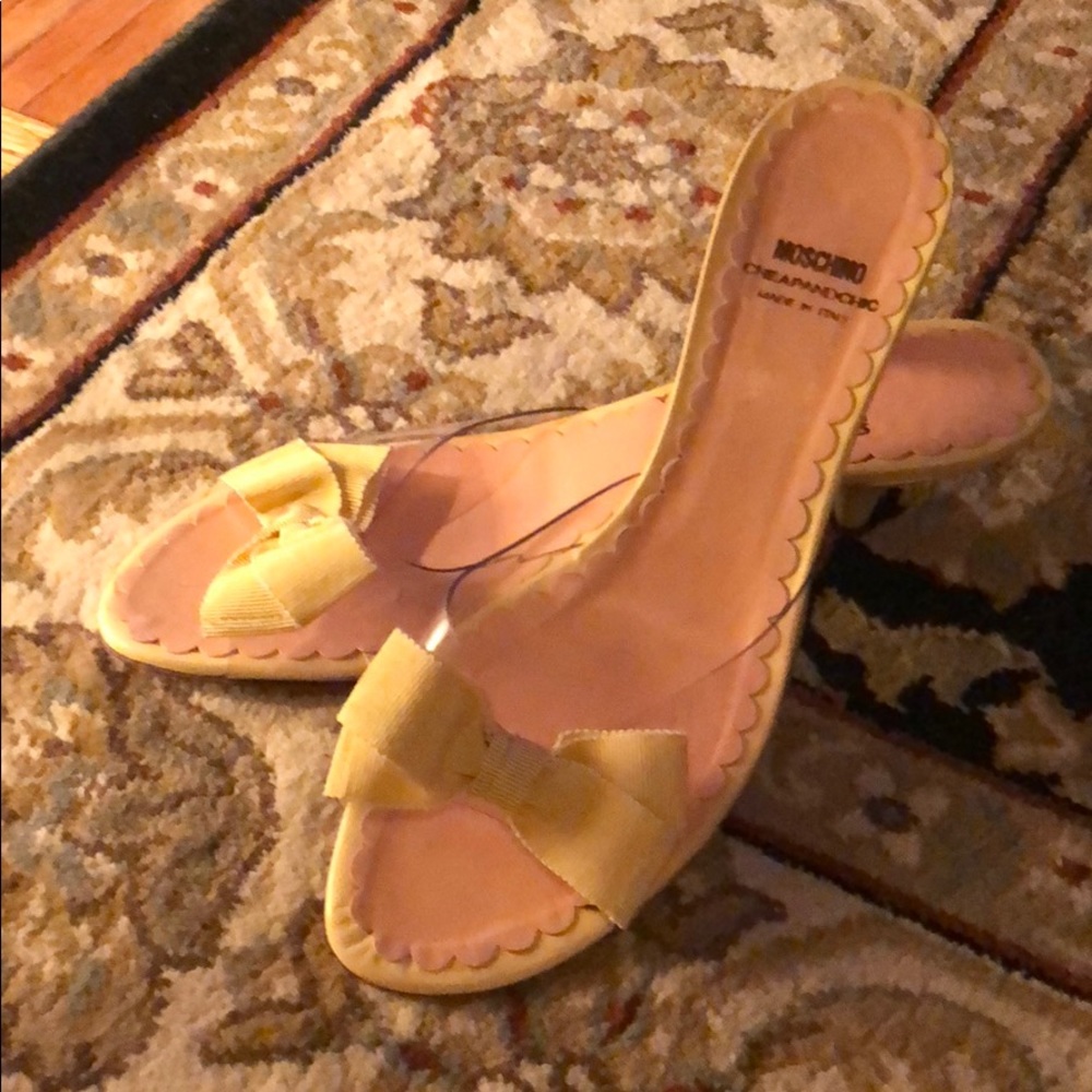 Moschino light yellow kitten heels